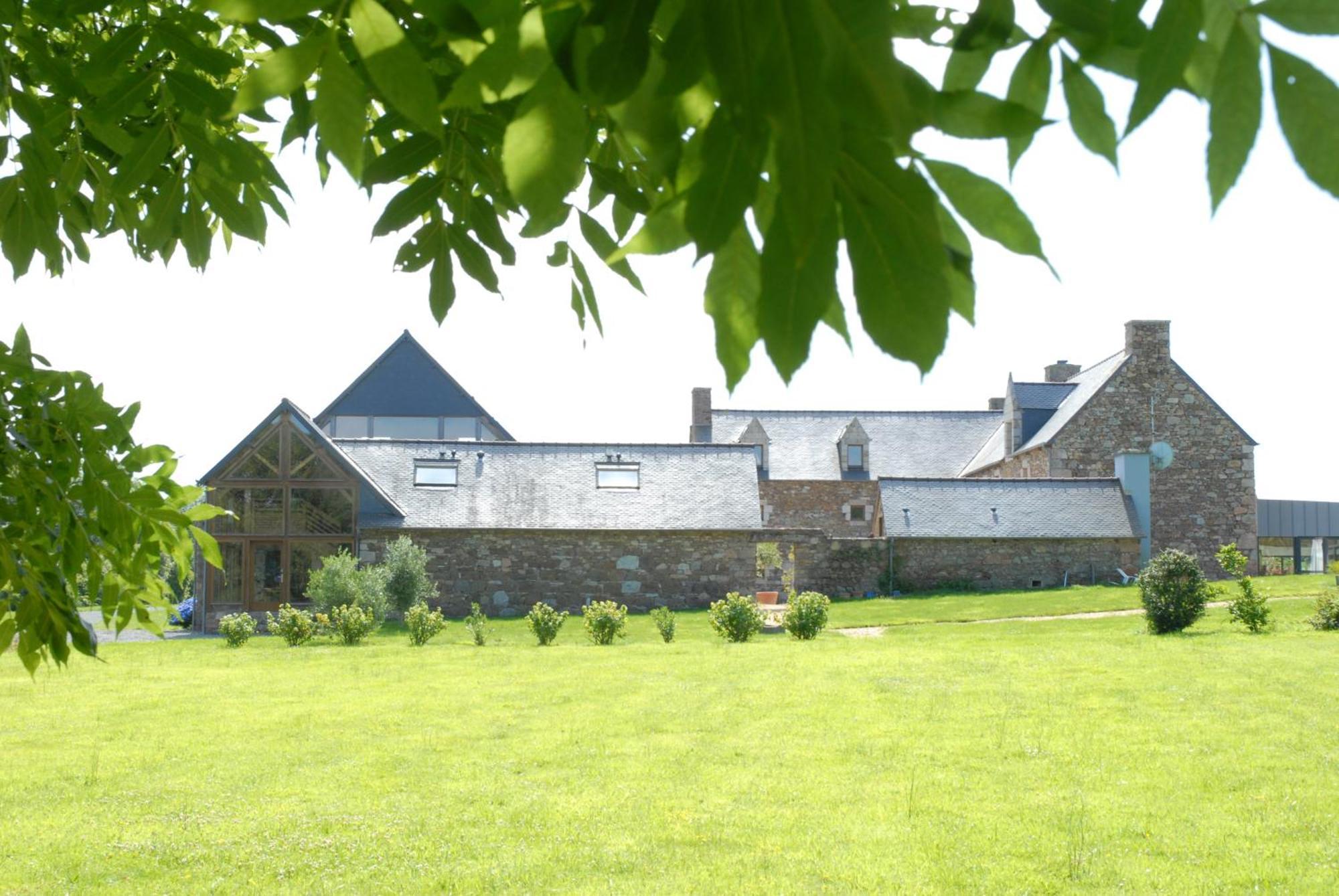 Hotel Domaine De Kermodest 3*