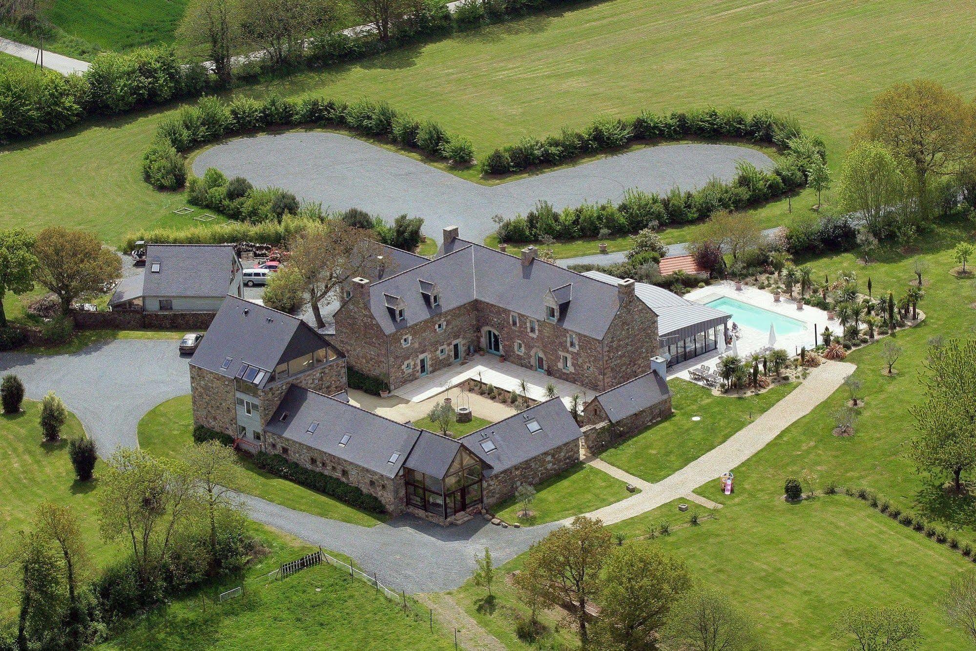 Domaine De Kermodest 3*